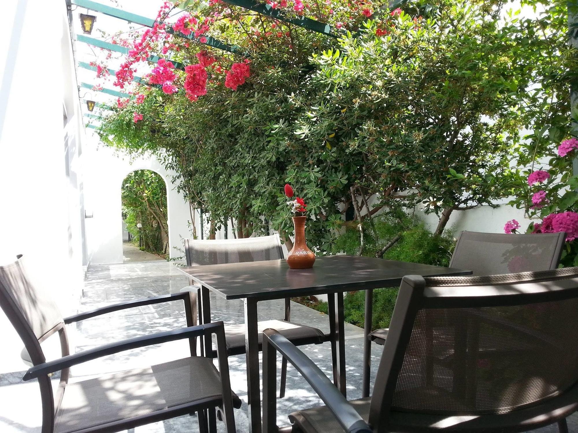 Comodidades del Alojamiento Karis Hotel