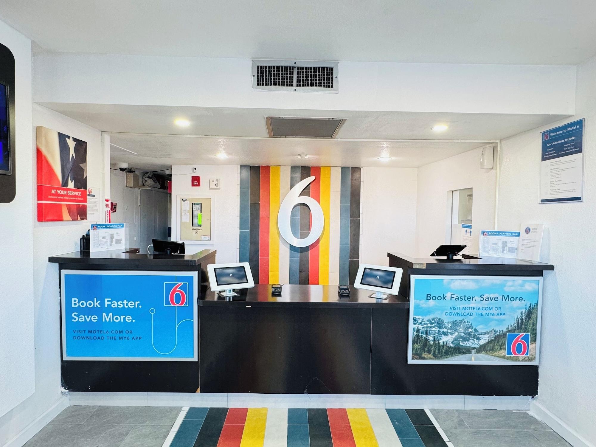 Vista Lobby Studio 6 Casper, WY