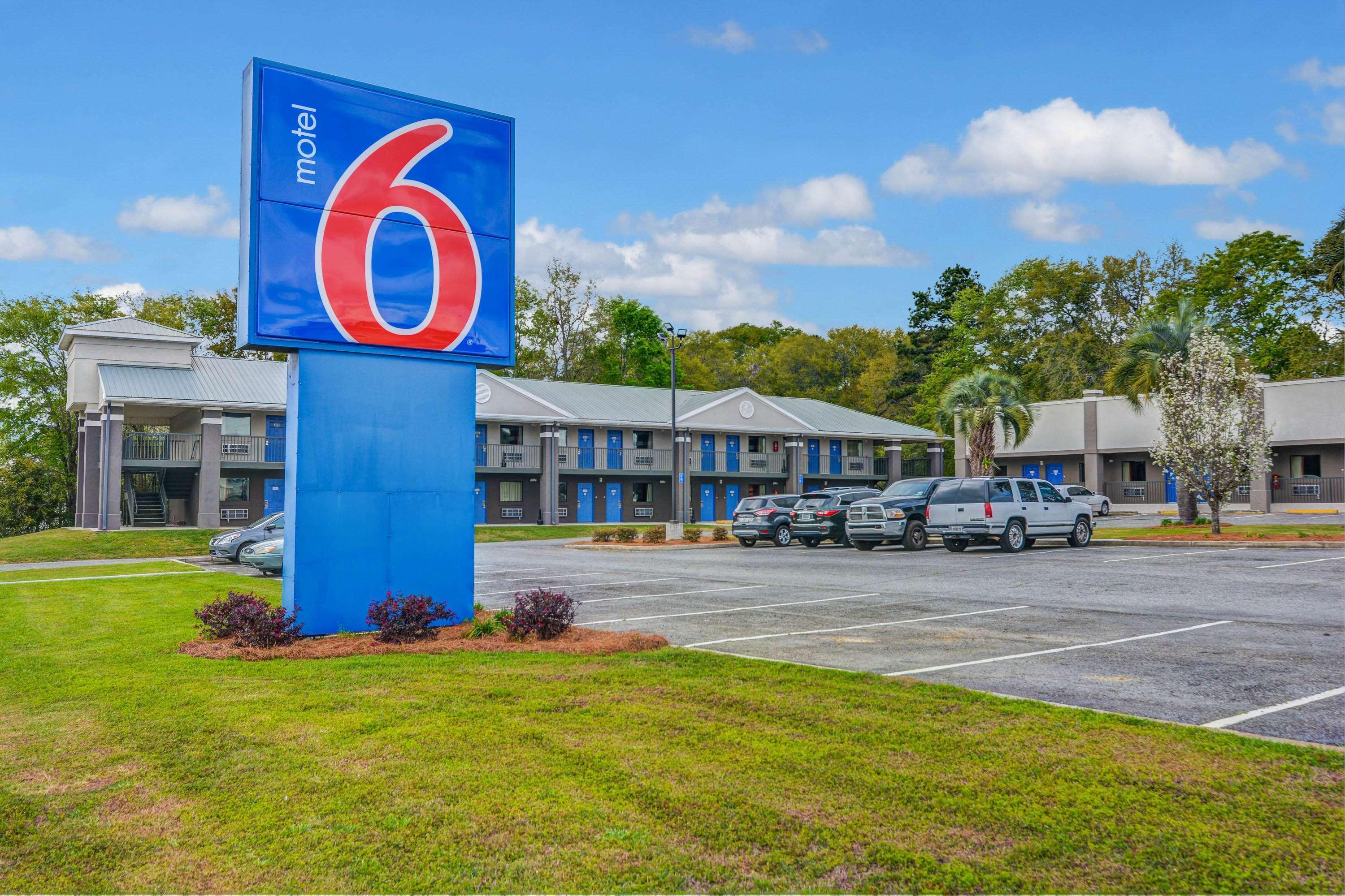 Vista Exterior Motel 6 Moultrie, GA