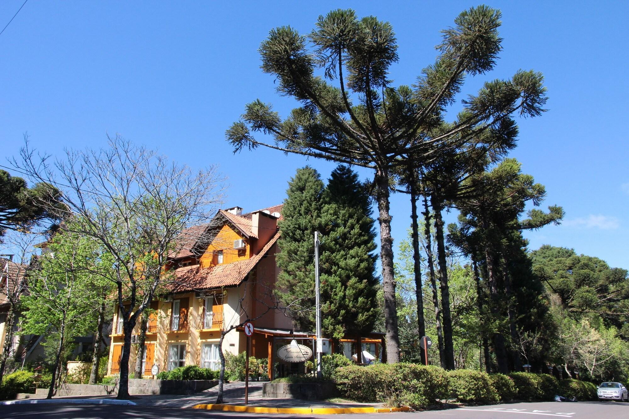 Vista Exterior Pousada Águia Branca