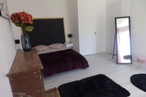 Alquiler Vacacional - Renovated 150-year-old building, close to Chateau de Menou.