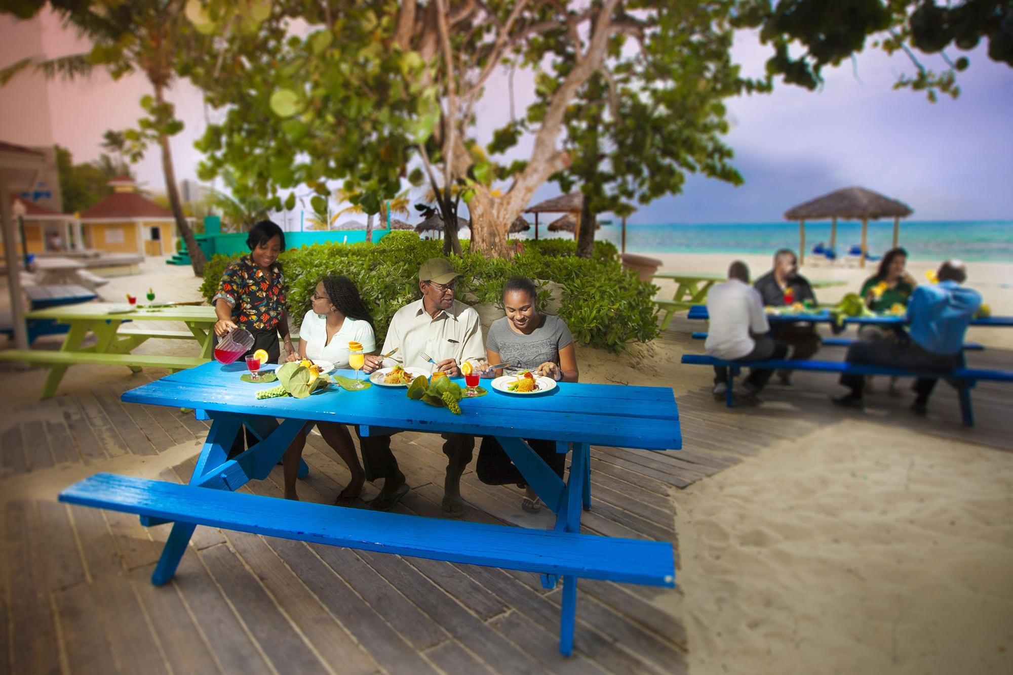 Restaurant Breezes Resort Bahamas All Inclusive