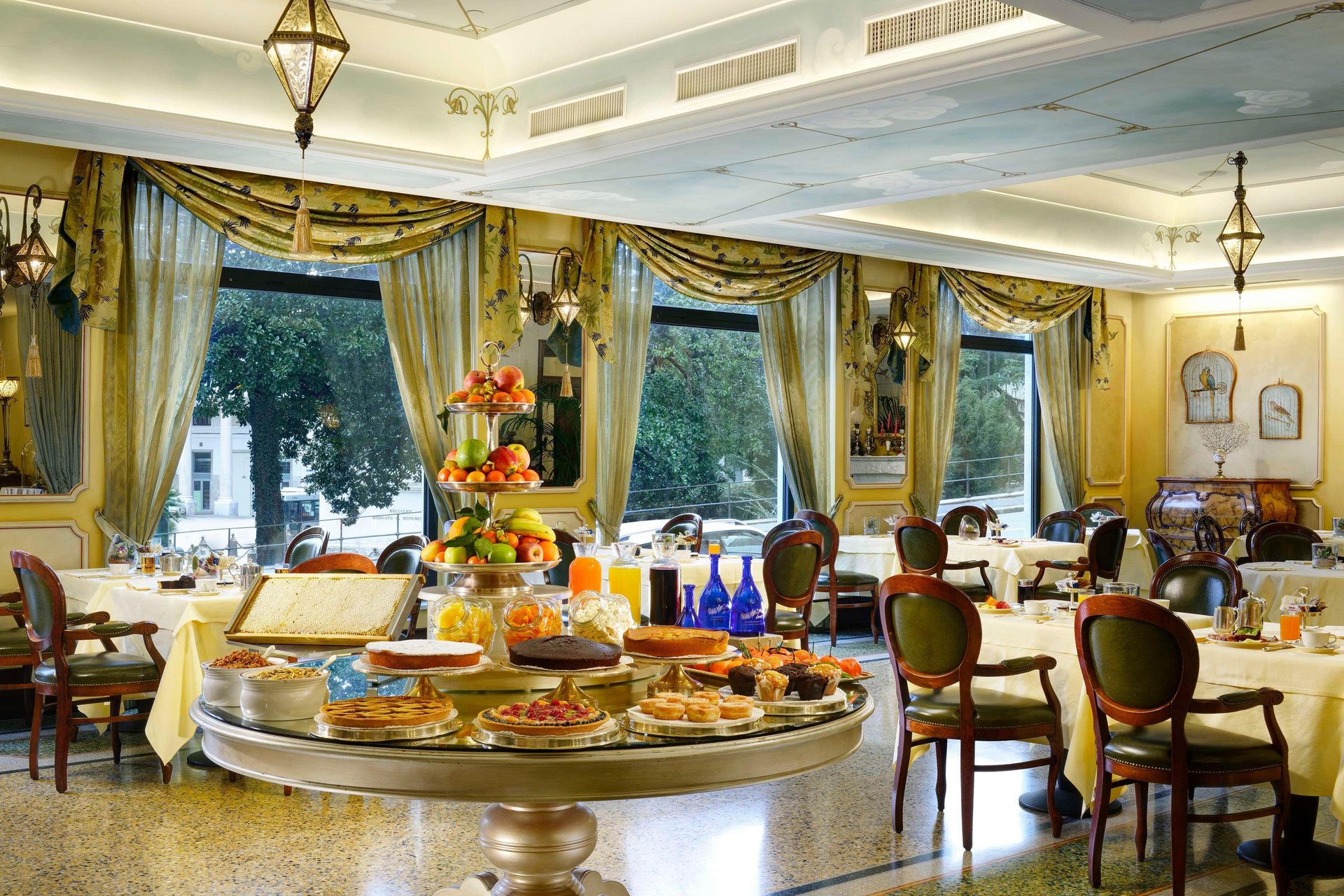 Restaurant Grand Hotel Savoia Genova, Curio Collection by Hilton