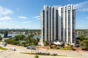 Alojamiento - Girasole Suites