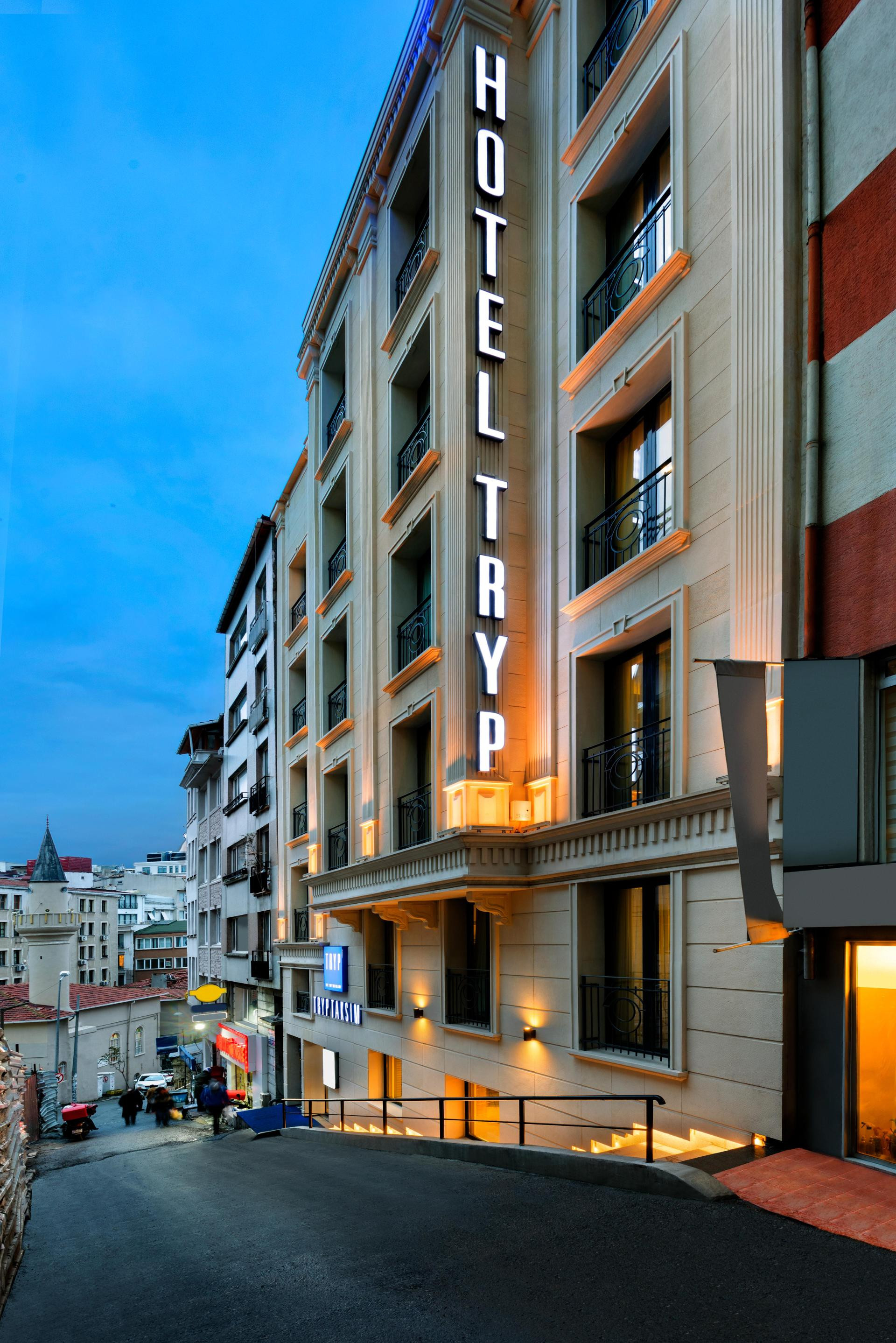 Vista Exterior TRYP by Wyndham Istanbul Taksim