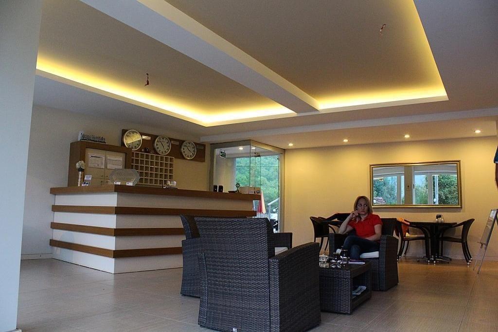 Vista Lobby Buhana Hotel