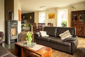 Alquiler Vacacional - North Sea coast, charming Frisian house on the old dike with sauna, fireplace for 2-8 p.
