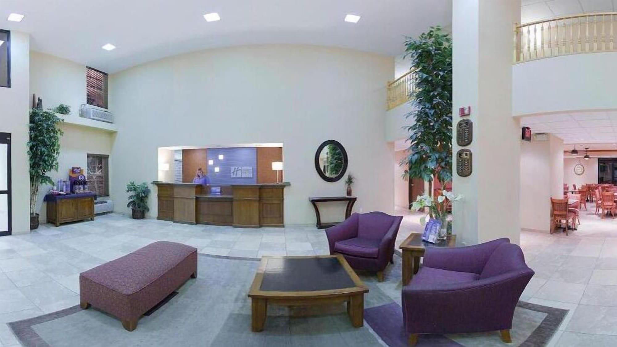 Vista Lobby Holiday Inn Express Hotel & Suites Phoenix-Airport by IHG
