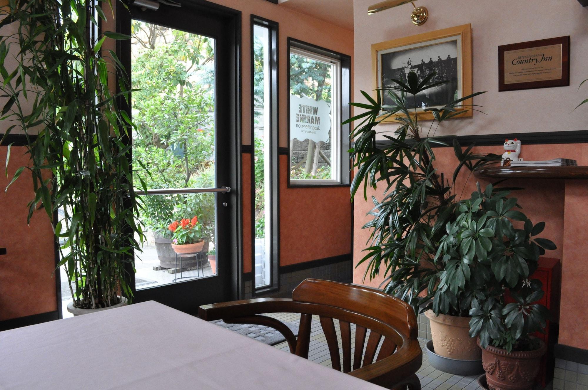 Vista Lobby Country Inn The White Marine