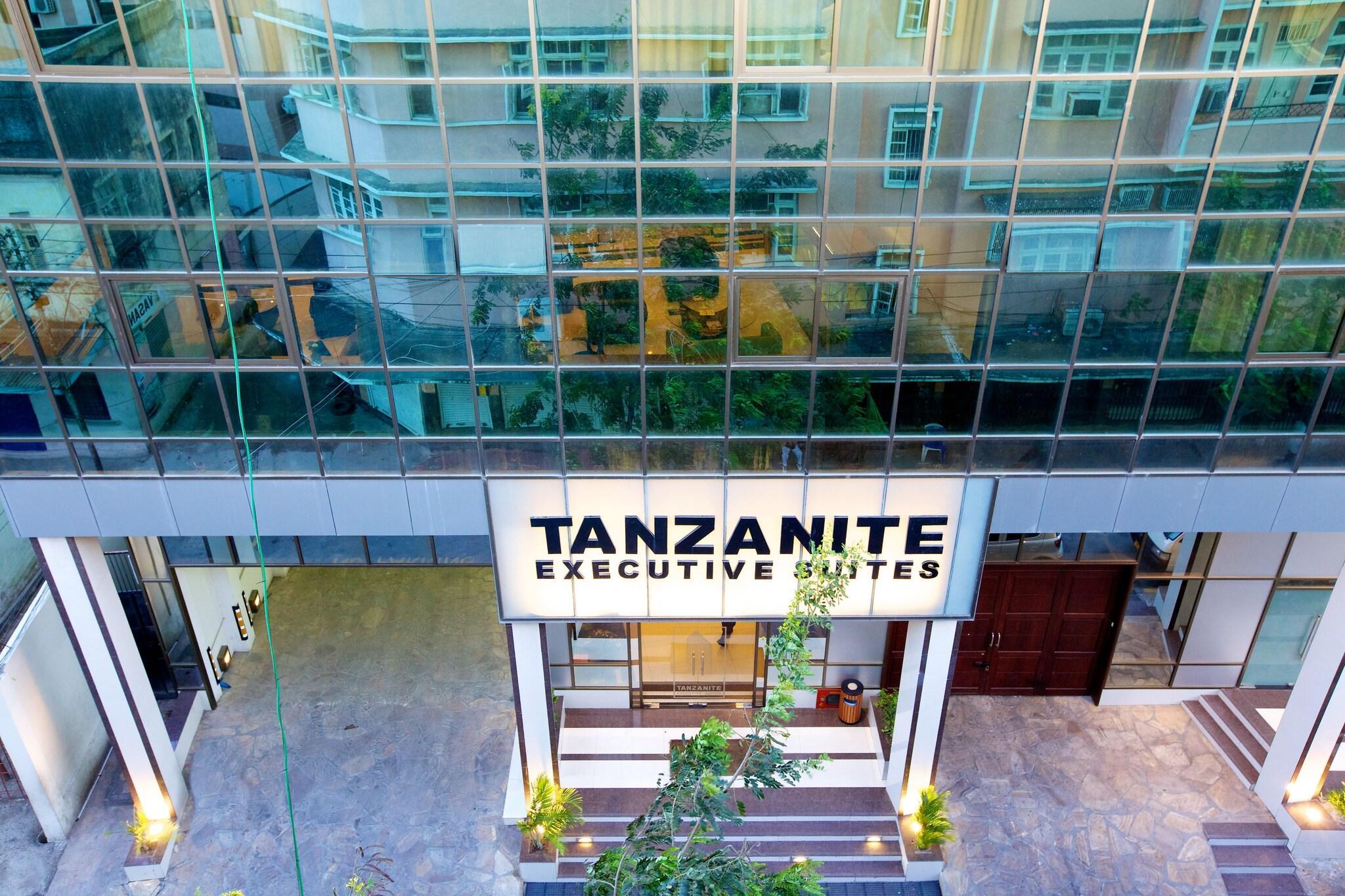 Vista Exterior Tanzanite Executive Suites
