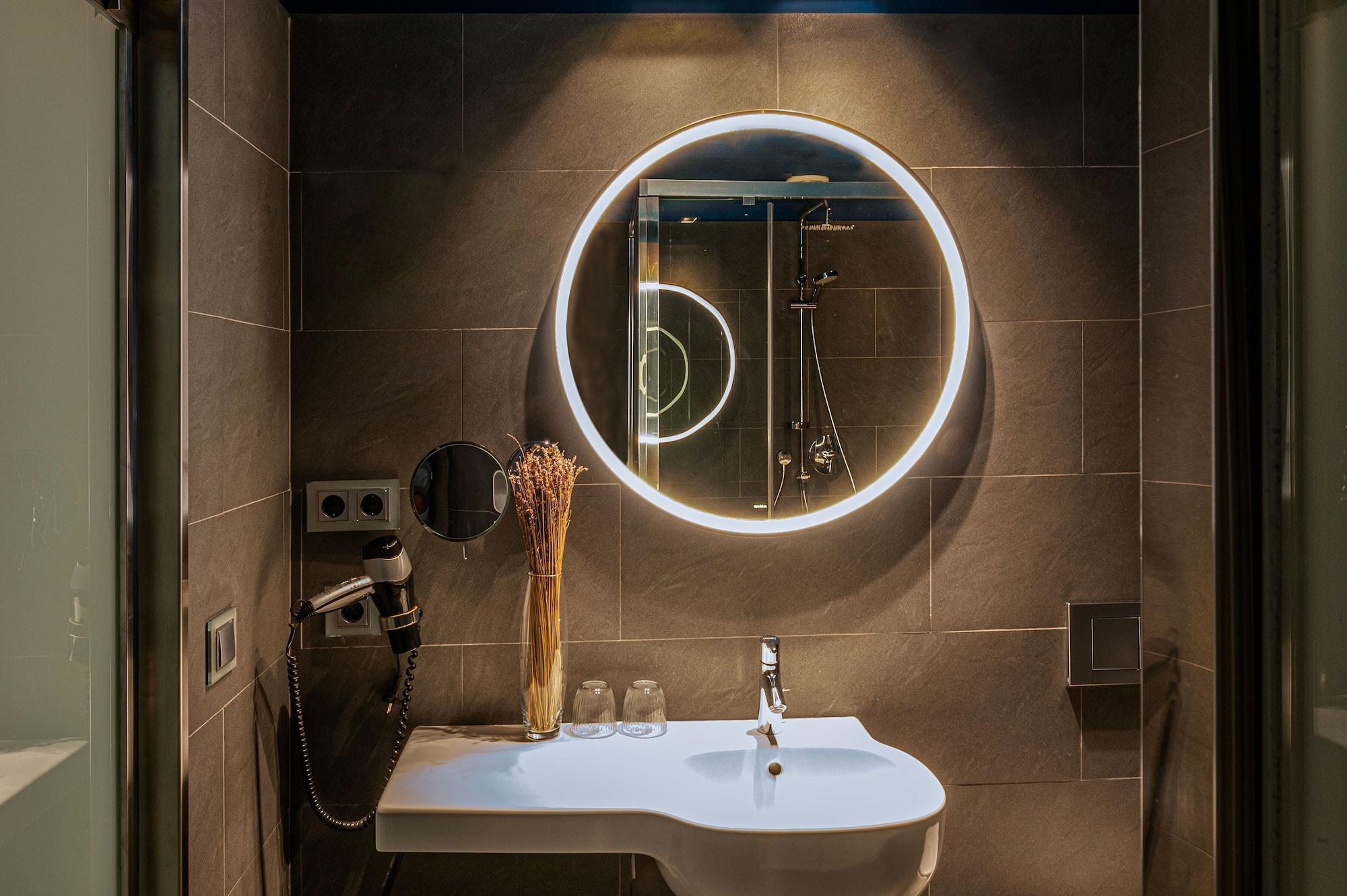 Equipamiento de Habitación Hotel Indigo Barcelona Plaza Espana by IHG