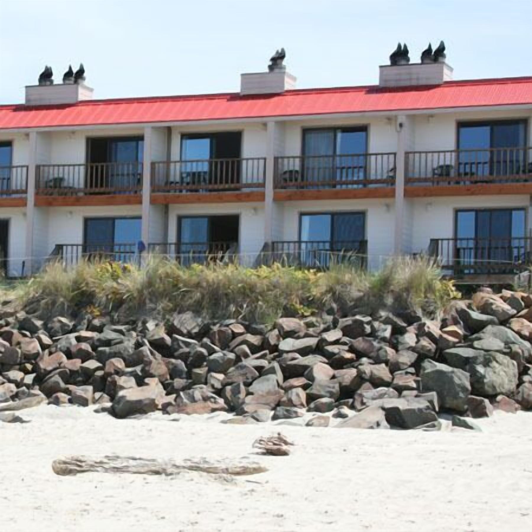 Varios Tradewinds Motel