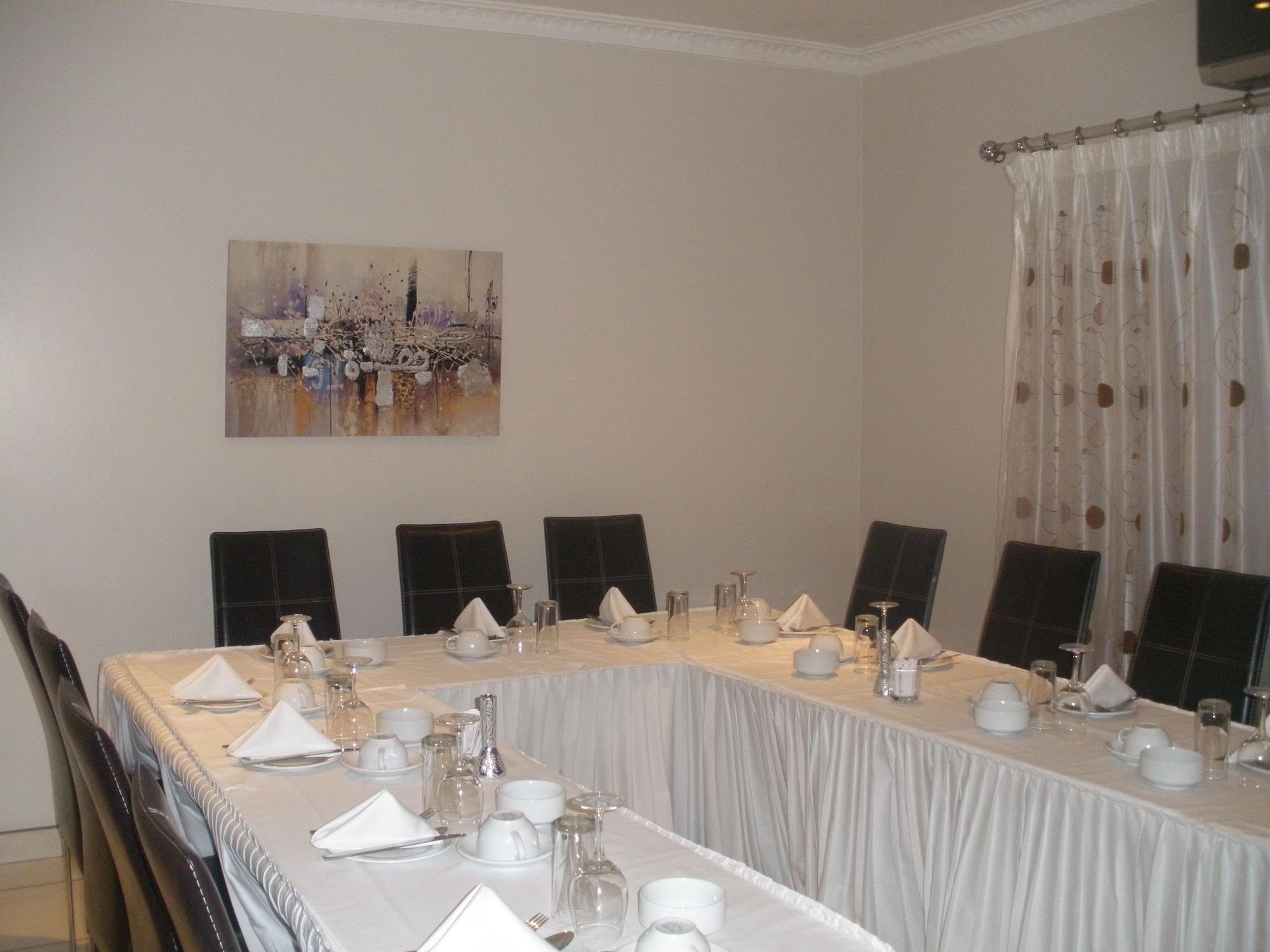 Sala de Reuniones Jay and Bee Guest House