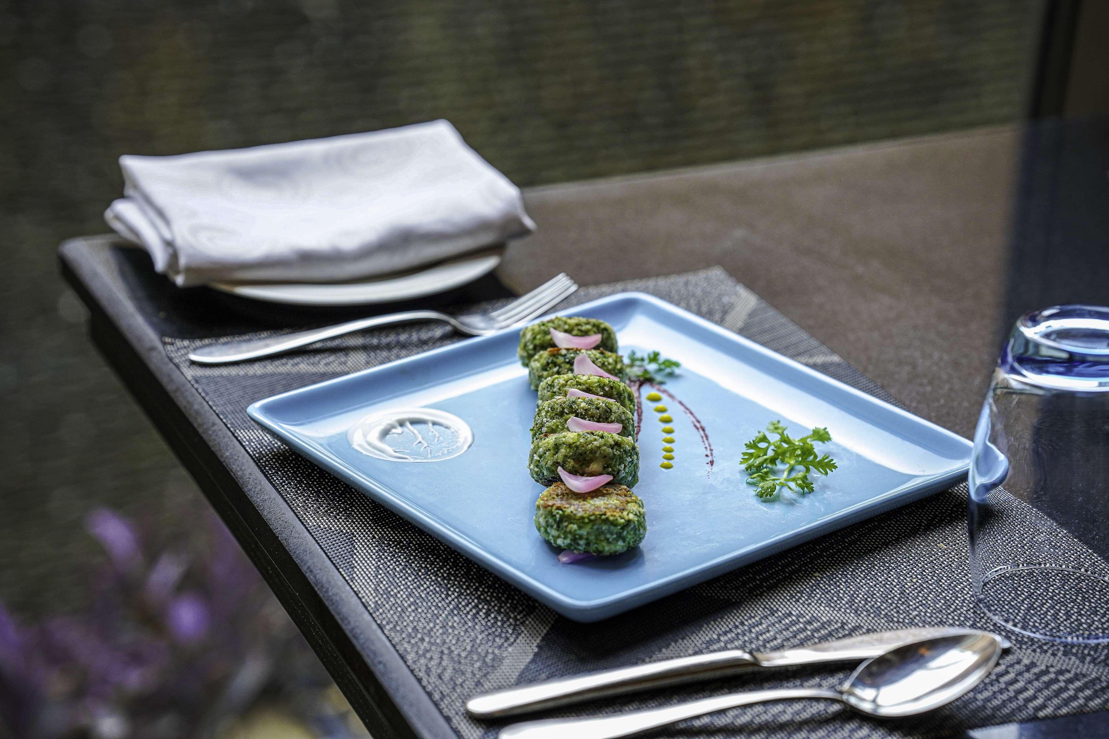 Restaurant Radisson Blu Hotel Amritsar