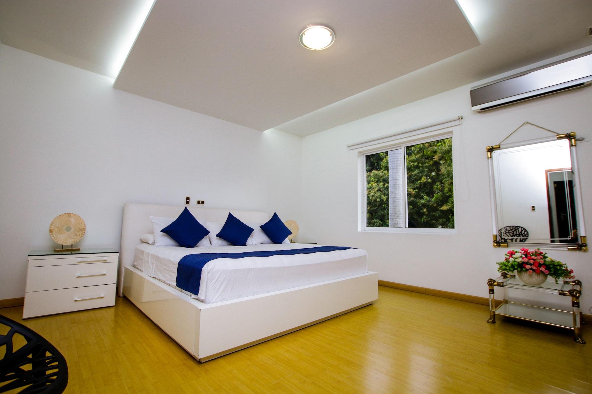 Varios Arena de Santa Fe by Bernalo Hotels