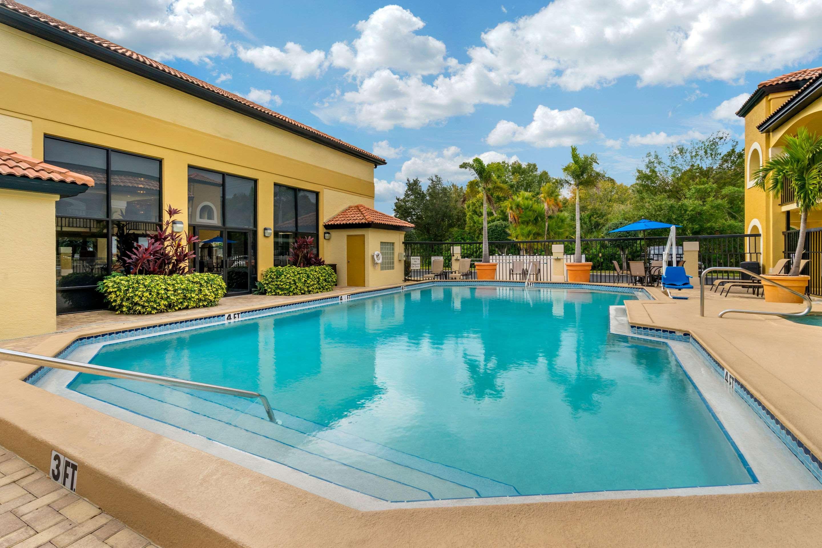 Vista Piscina Comfort Inn Sun City Center - Ruskin - Tampa South