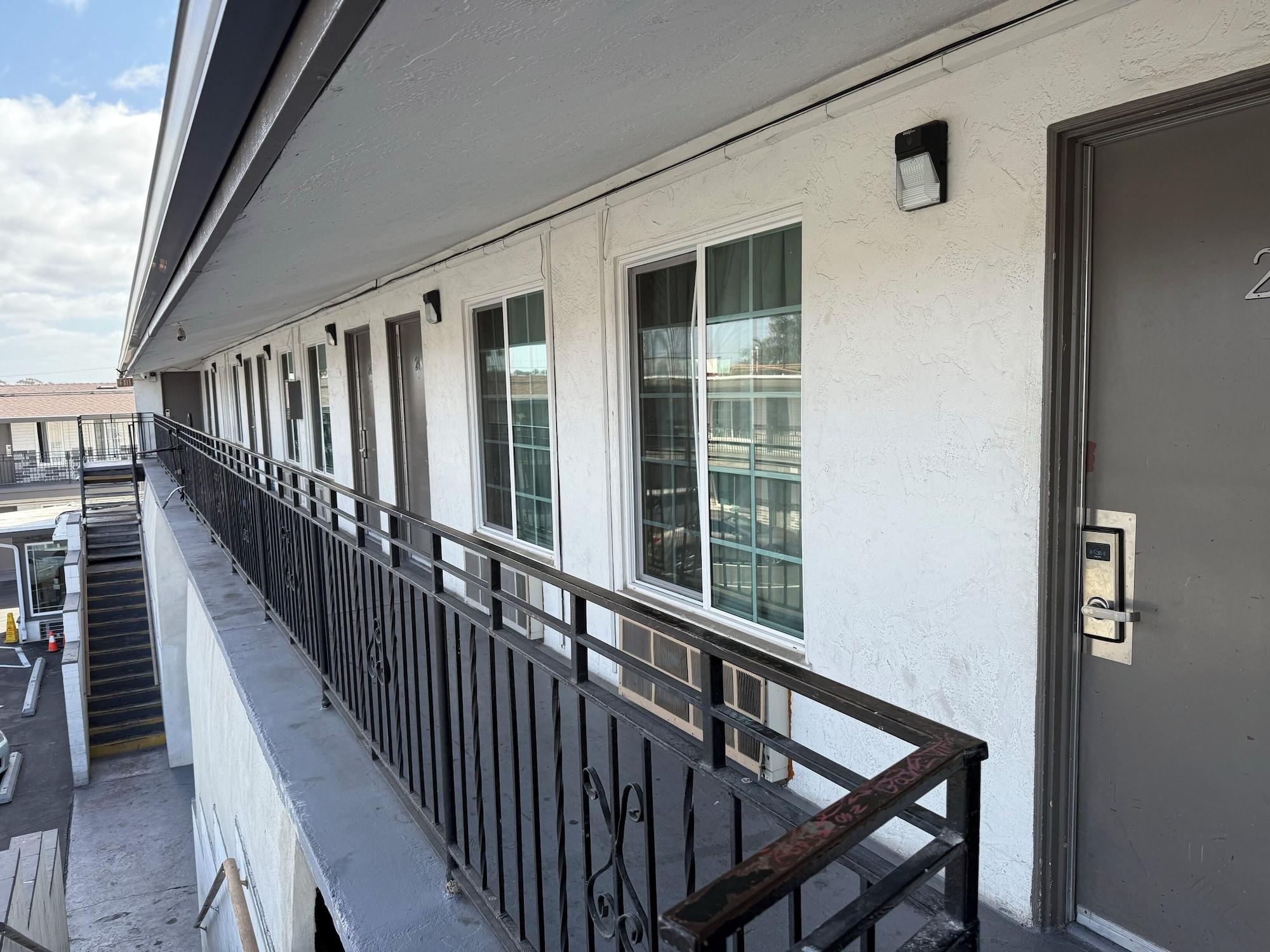 Vista Exterior Big 7 Motel Chula Vista I-5