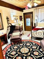 Alquiler Vacacional - BoisD’Arc Bungalow and Suites - private Studio Type Suite - queen bed