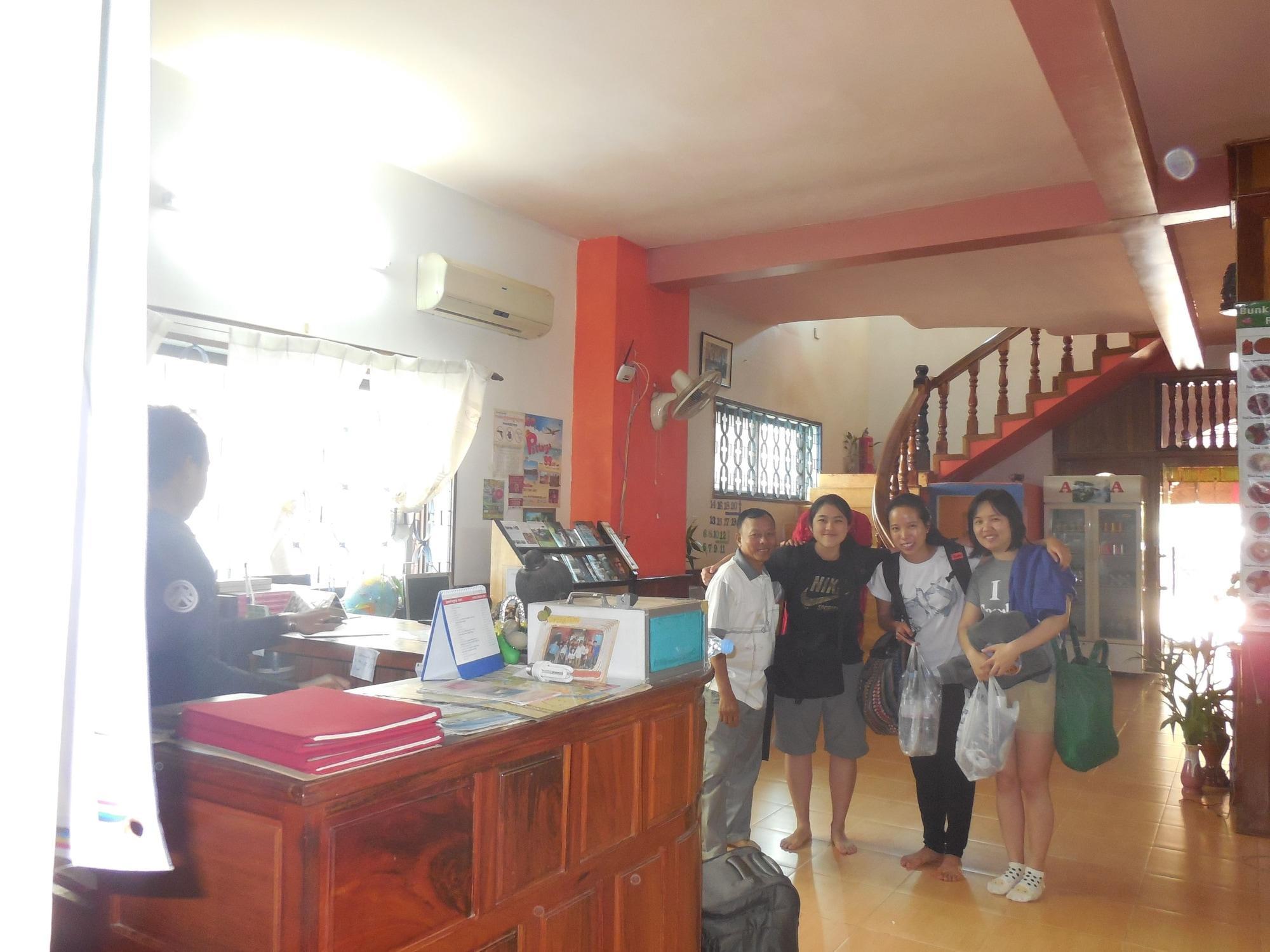 Vista Lobby Bun Kao Guest House