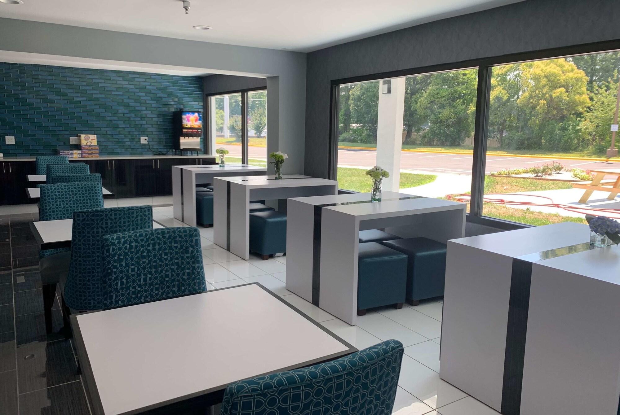 Restaurant Baymont by Wyndham Charlotte University