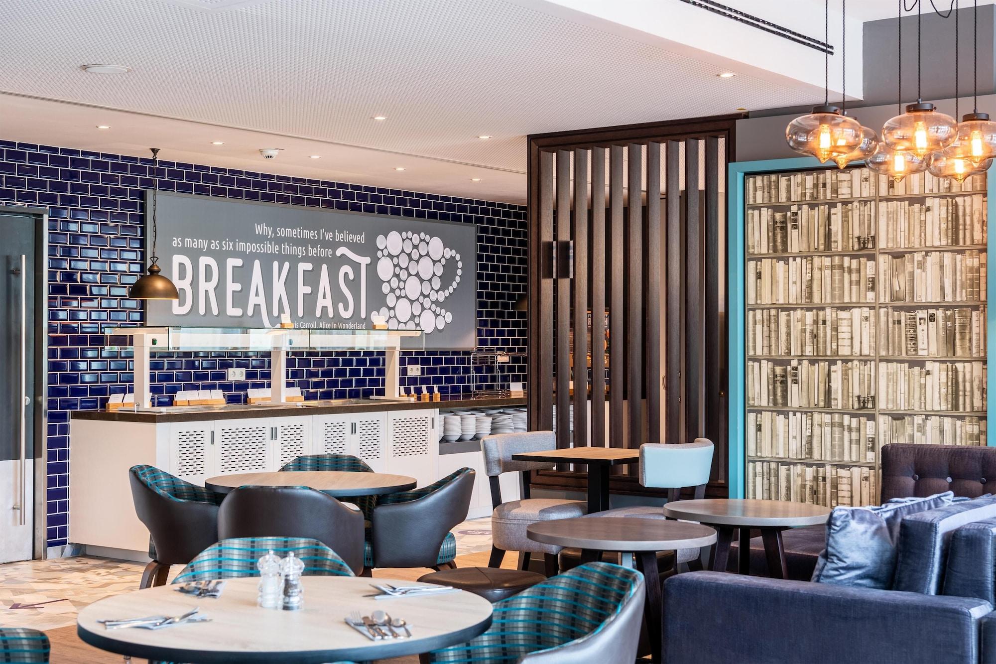 Bar/Salón Premier Inn München Airport Ost