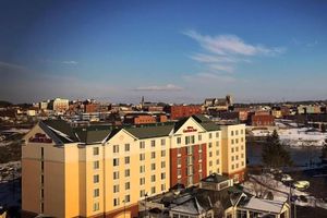 Alojamiento - Hilton Garden Inn Auburn Riverwatch