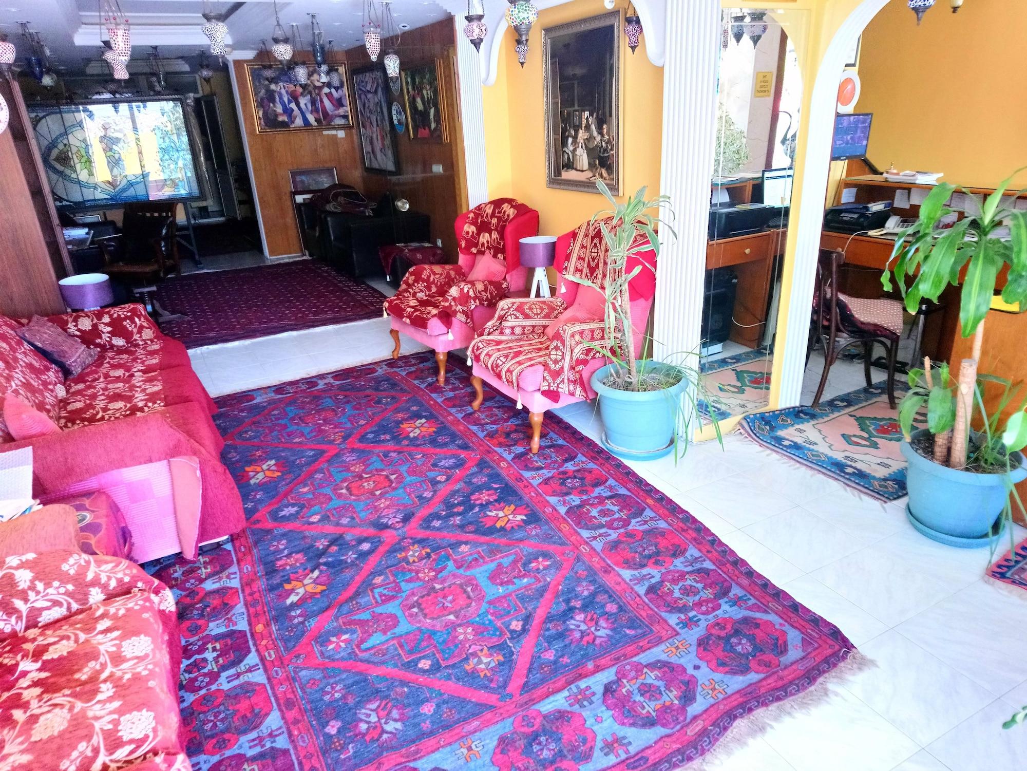 Vista Lobby Cosmopolitan Park Hotel