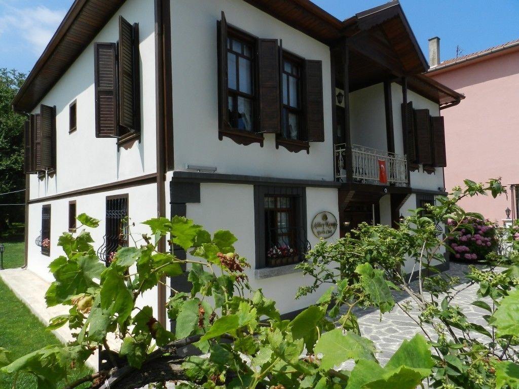 Varios Aslibey Konagi - Adults Only