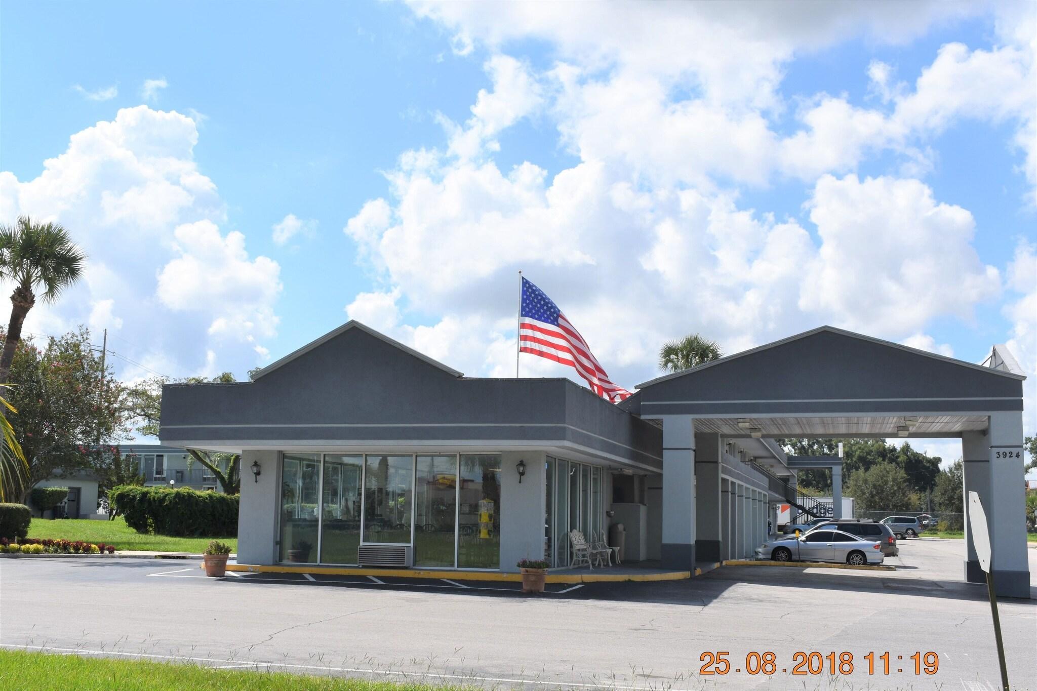Vista Lobby Super 8 by Wyndham Ocala I-75