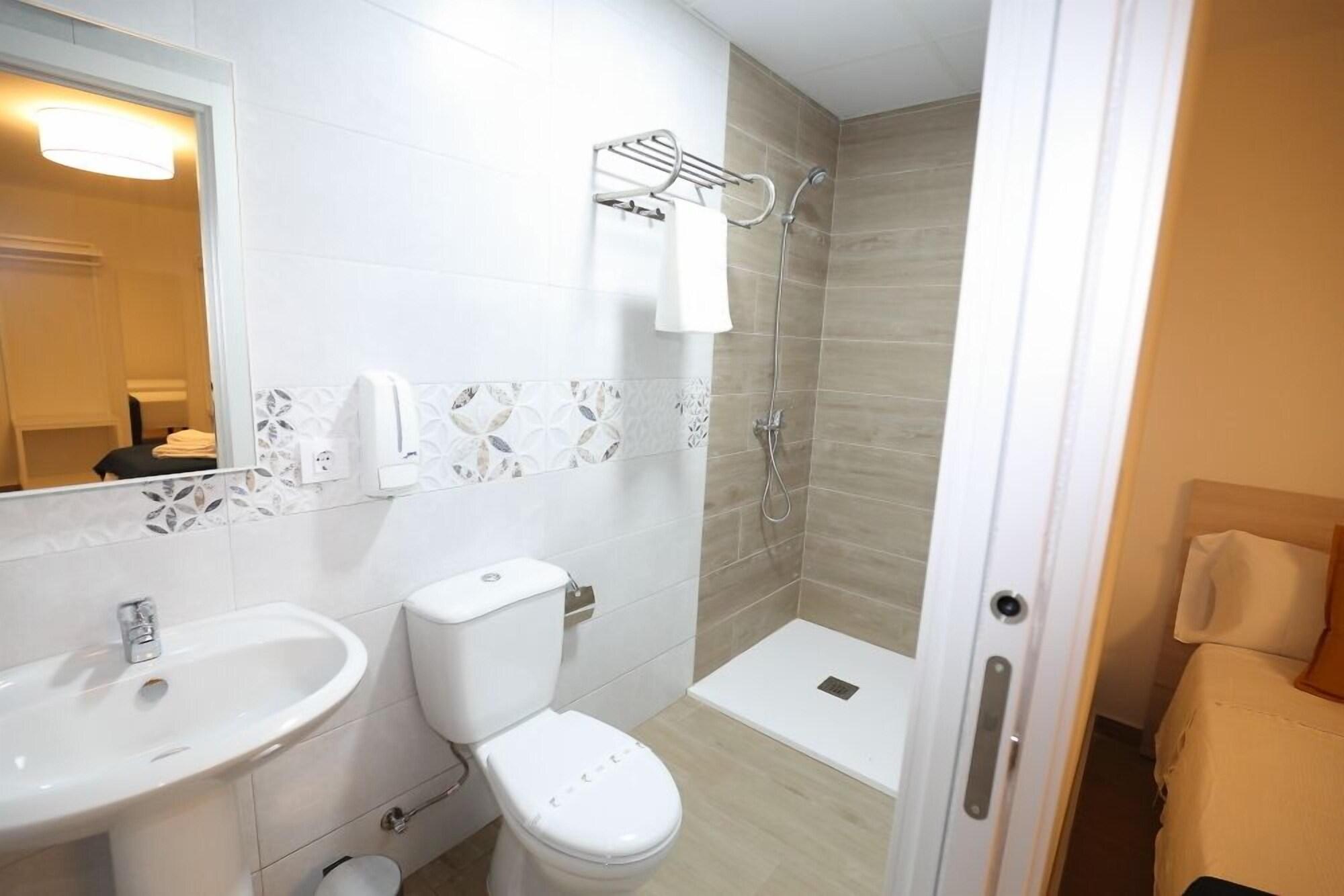 Equipamiento de Habitación Hostal Palmones