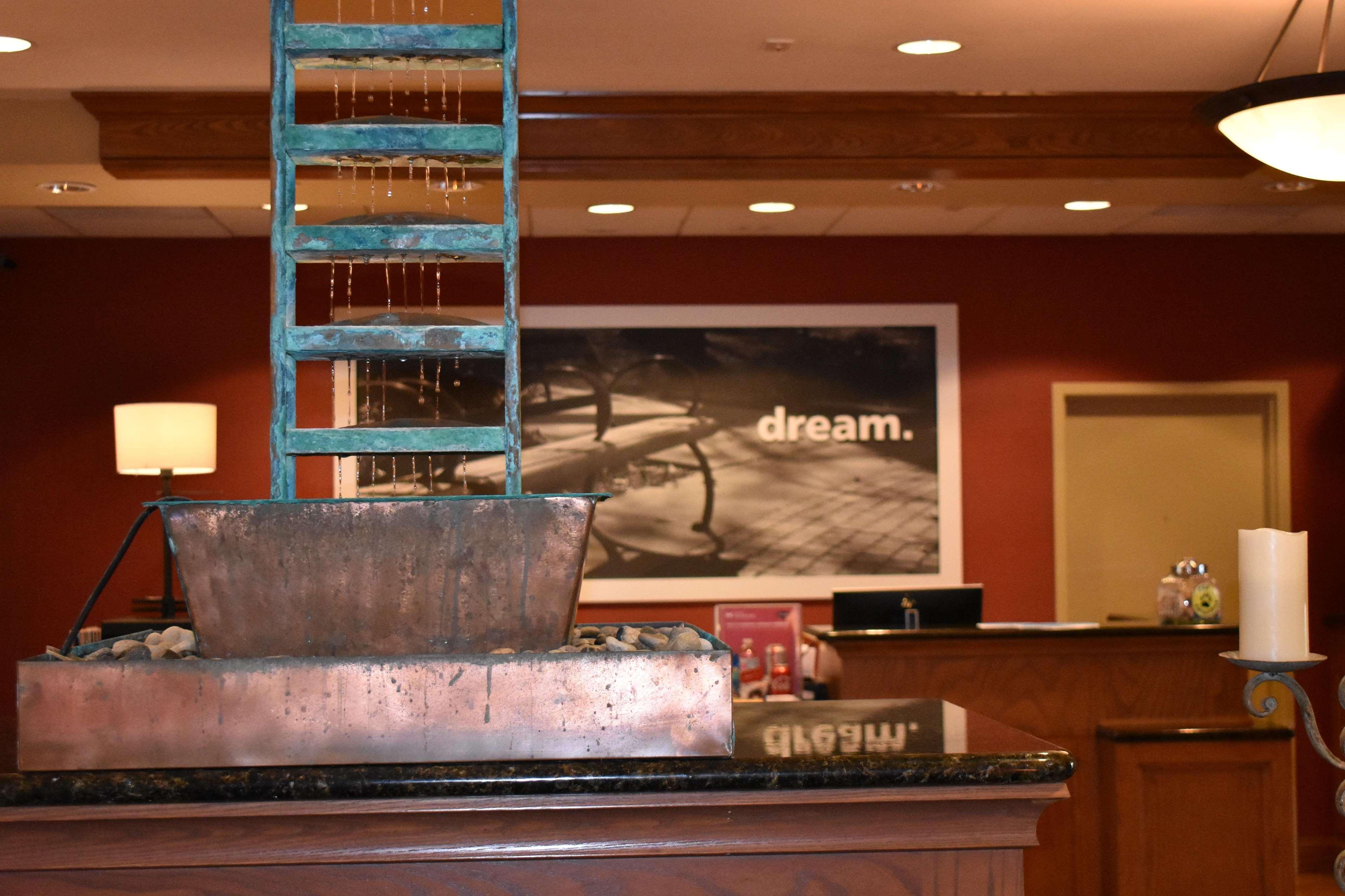 Vista Lobby Hampton Inn & Suites Murfreesboro