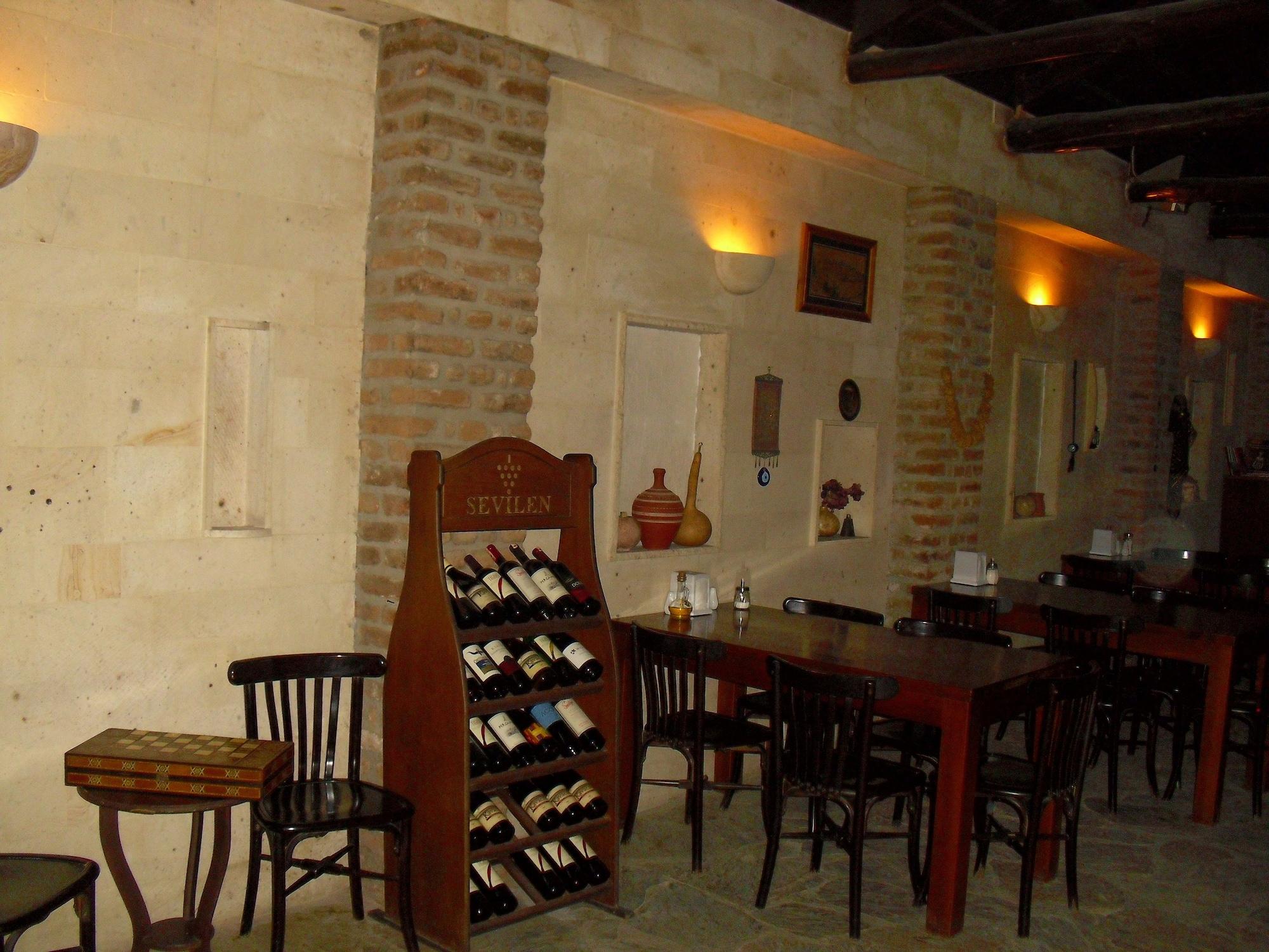 Bar/Salón Akropolis Guest House