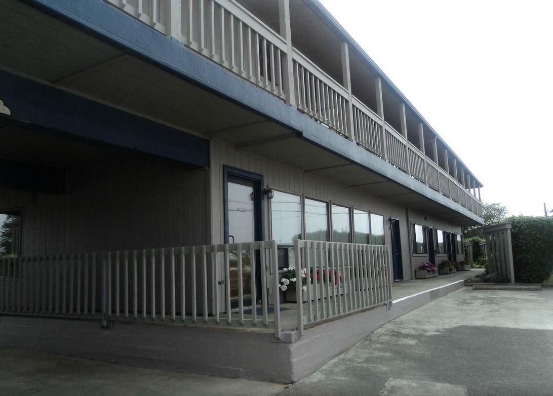 Varios Lighthouse Cove Inn