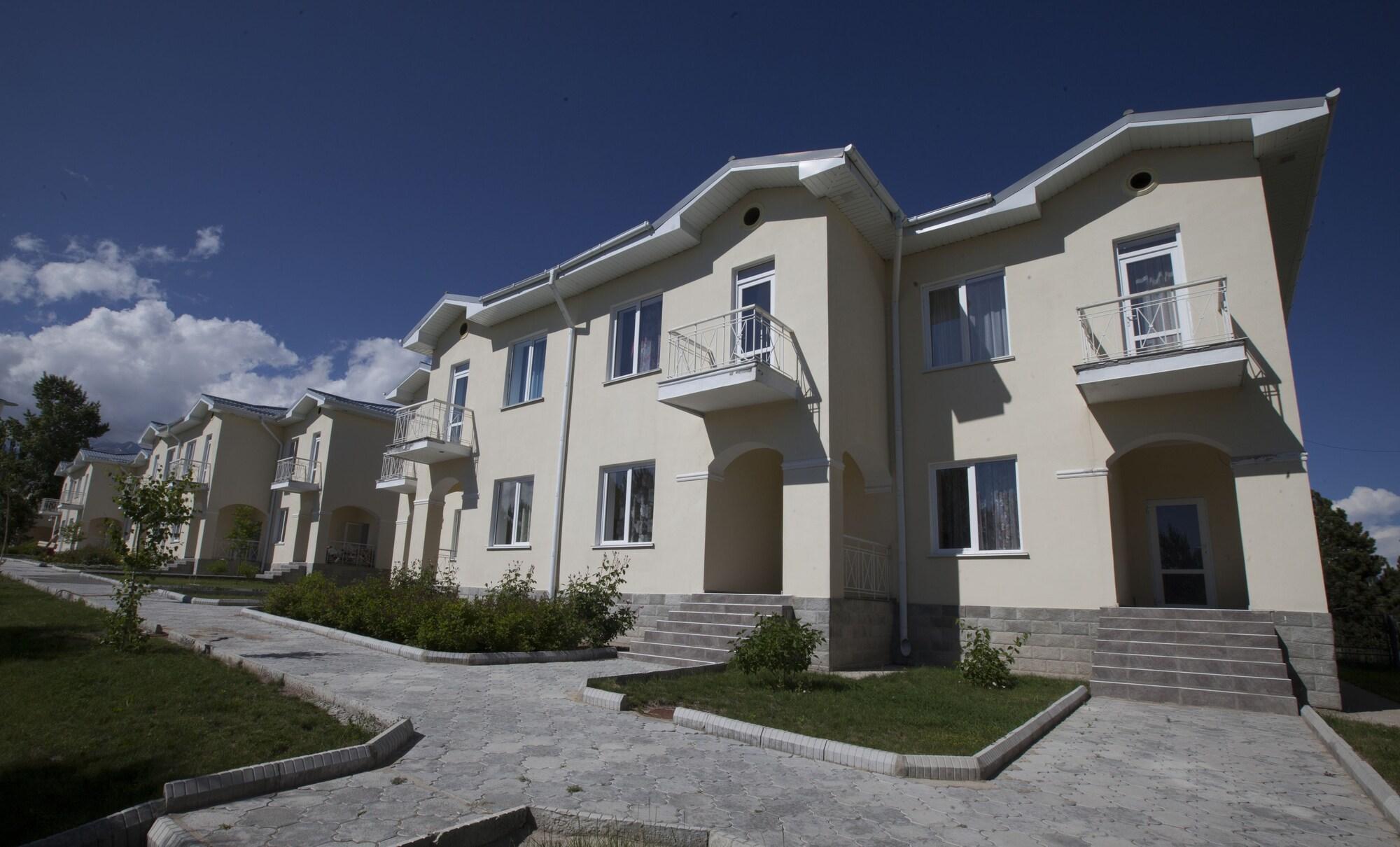 Vista Exterior Hotel Aurora Plus