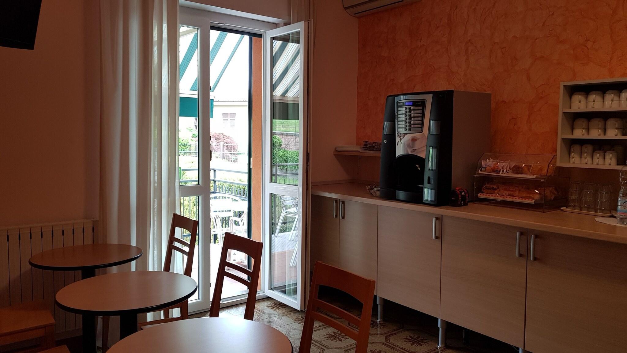 Bar/Salón La Collina