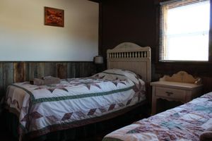 Alquiler Vacacional - Kara Creek Ranch - Rustic 2 Bedroom Cabin #5