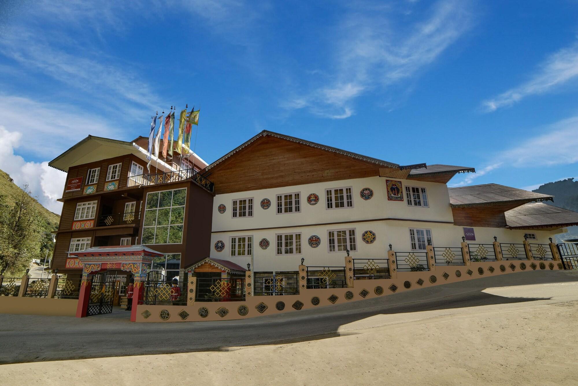 Vista Exterior Summit Khangri Karpo Retreat and Spa