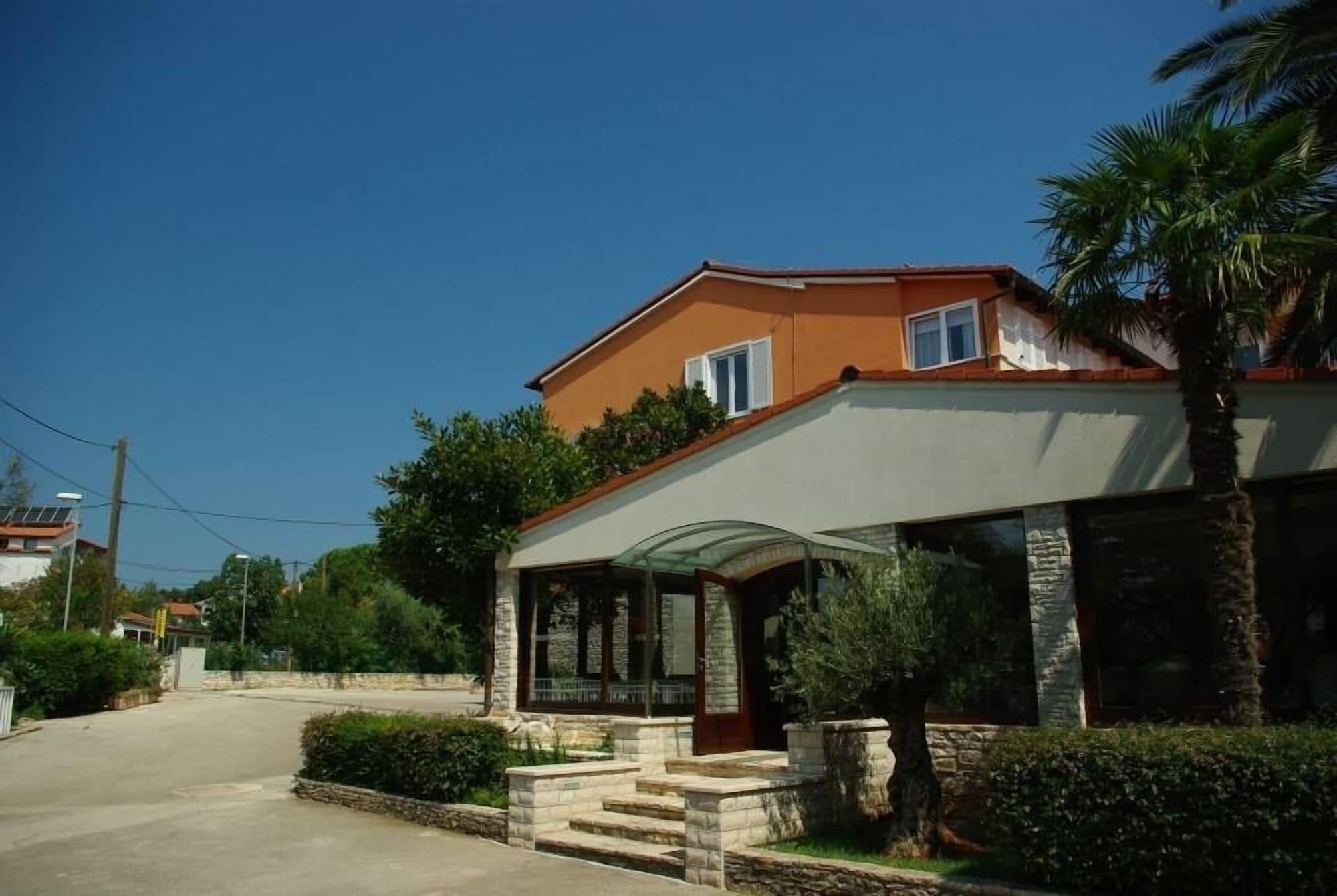 Vista Exterior Hotel Minerva