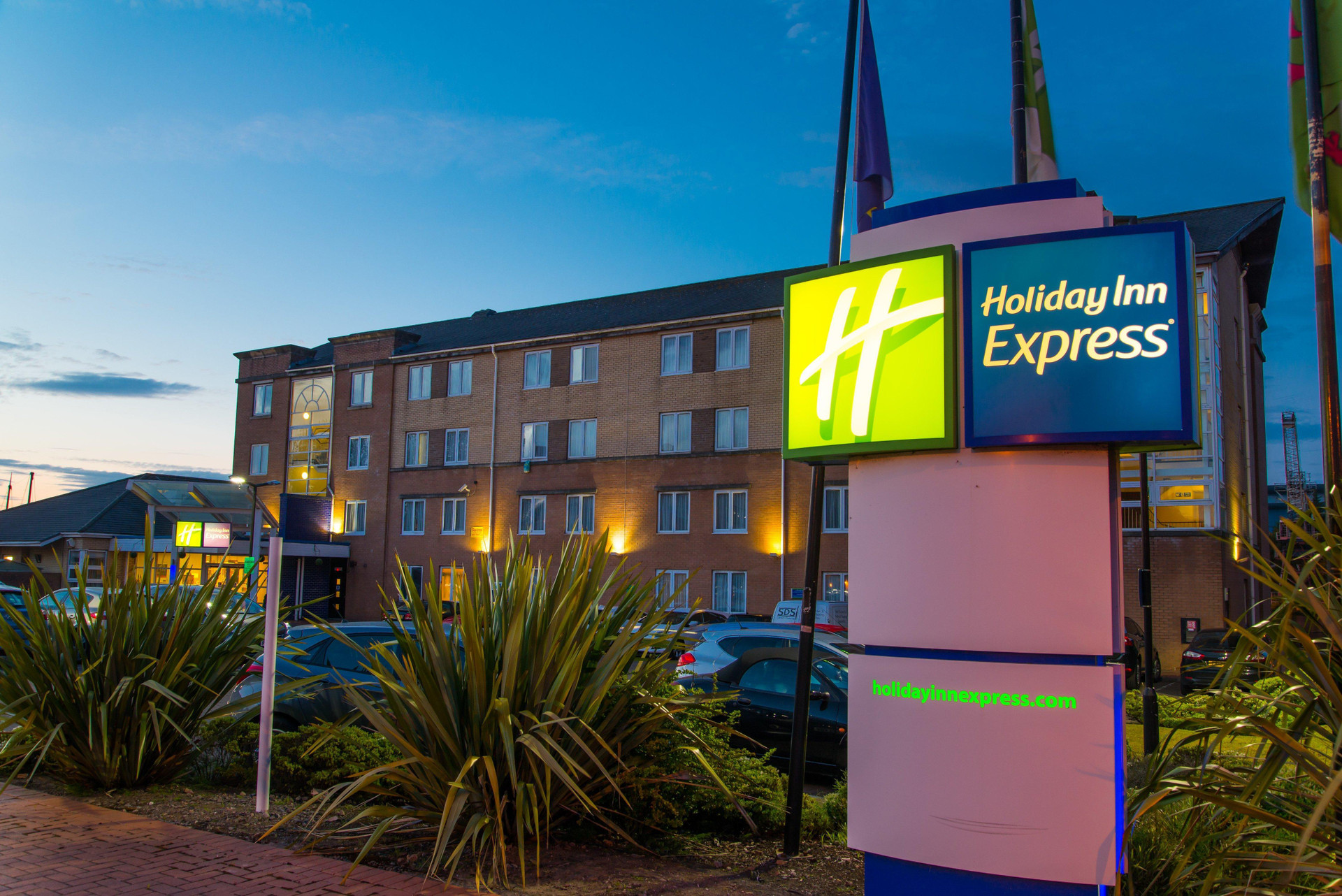 Vista Exterior Holiday Inn Express Cardiff Bay by IHG