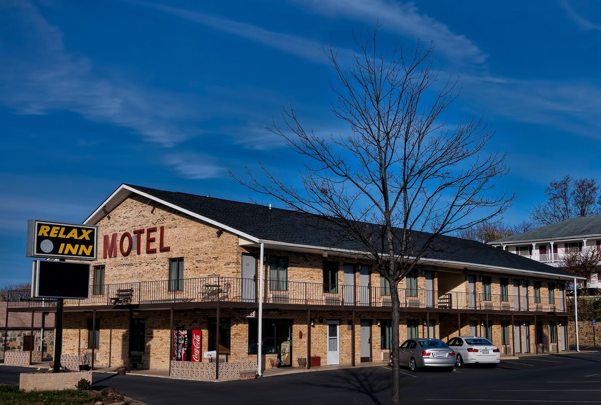 Vista Exterior Relax Inn Motel