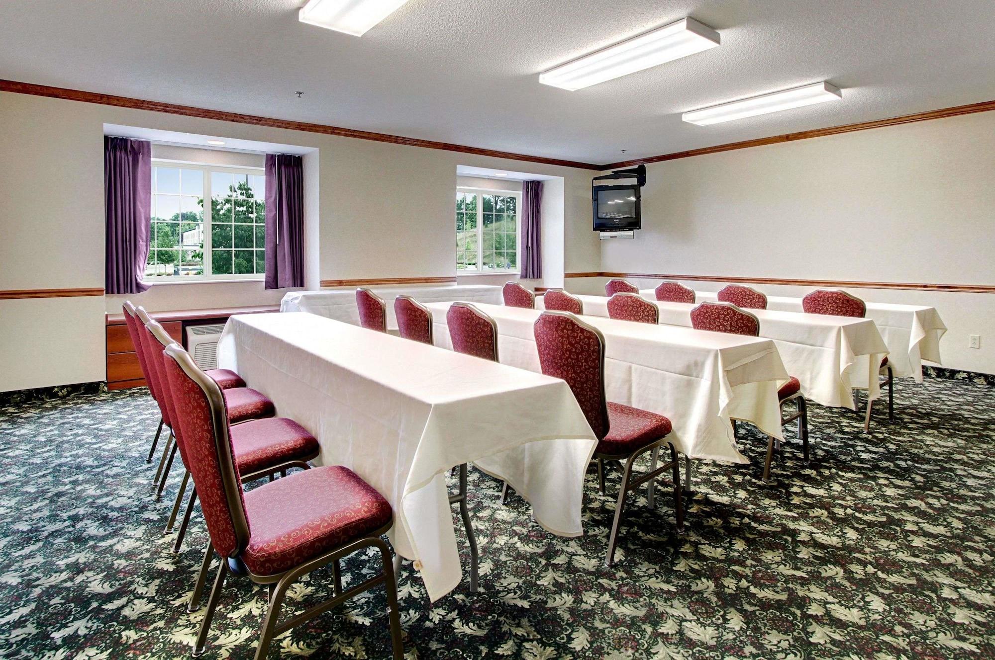 Sala de Reuniones Microtel Inn & Suites by Wyndham Bridgeport