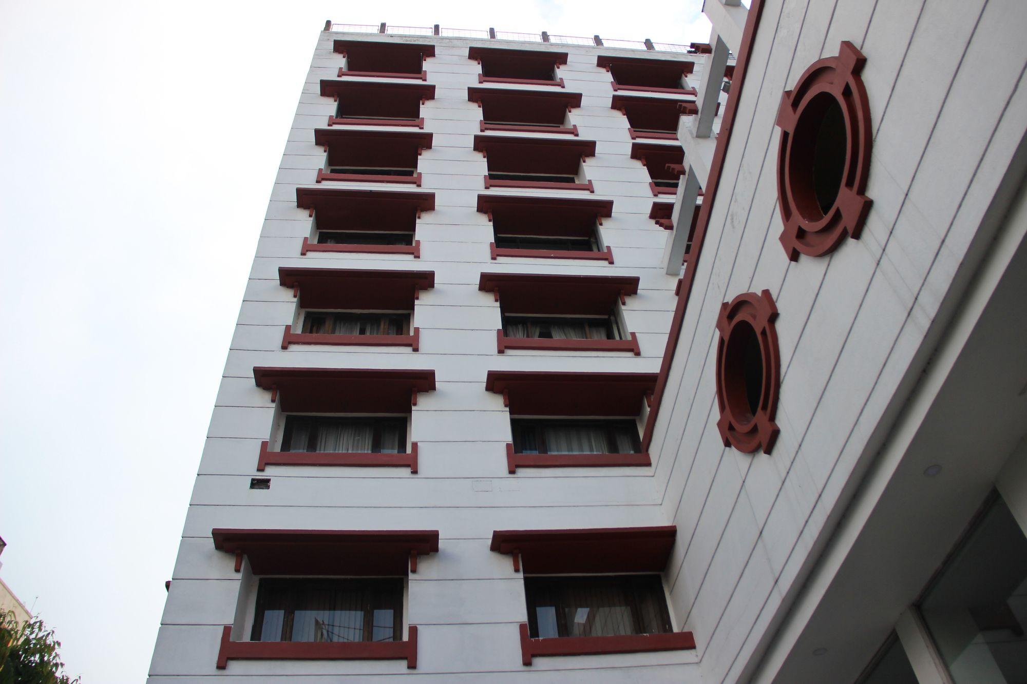 Vista Exterior OYO 8450 Hotel Grand Starline