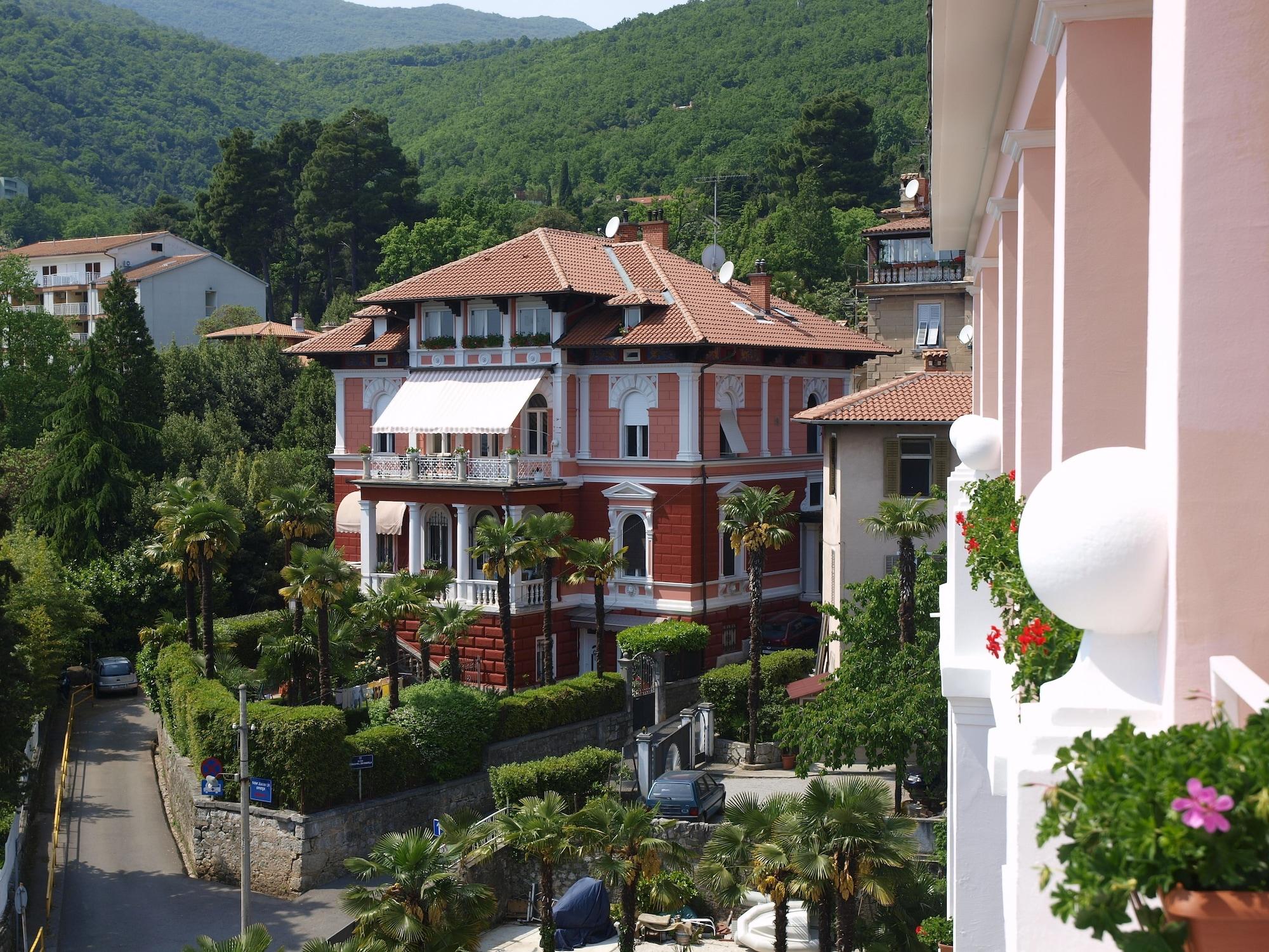 Vista Exterior Hotel Mozart