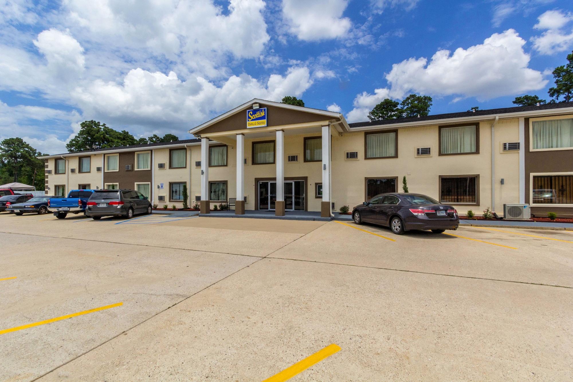 Vista Exterior Scottish Inn and Suites