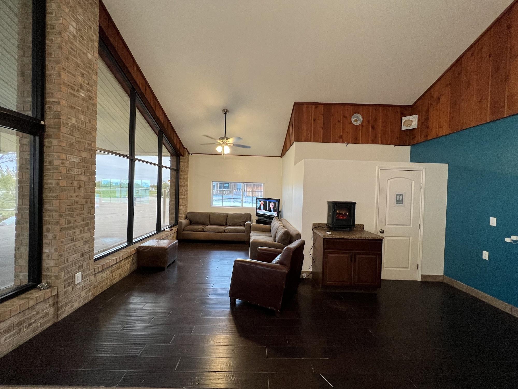 Vista Lobby Bass Inn - Choke Canyon National Park