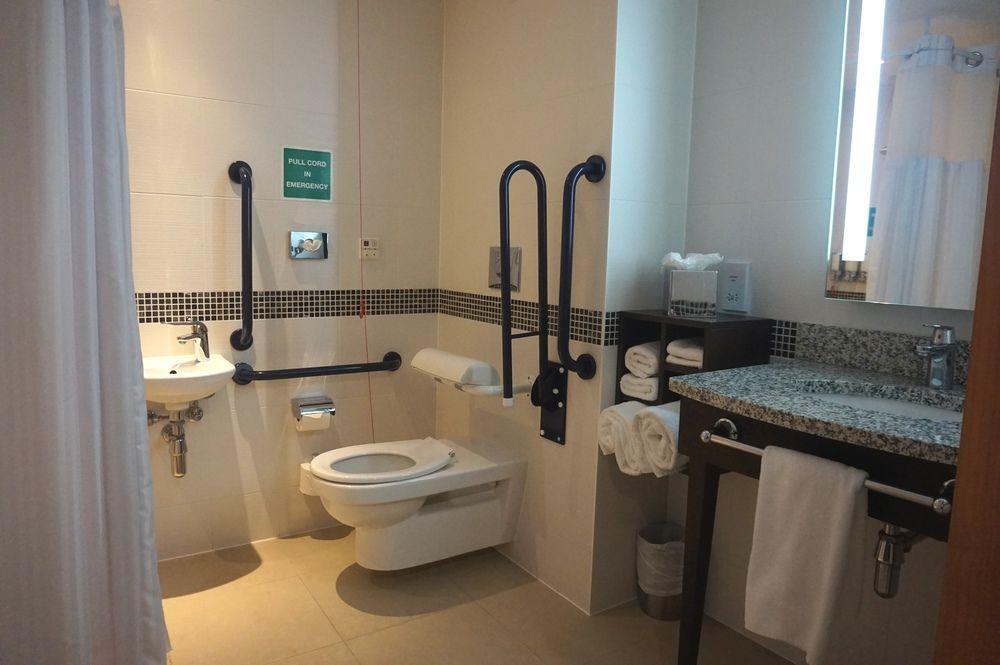 Equipamiento de Habitación Hampton by Hilton London Luton Airport