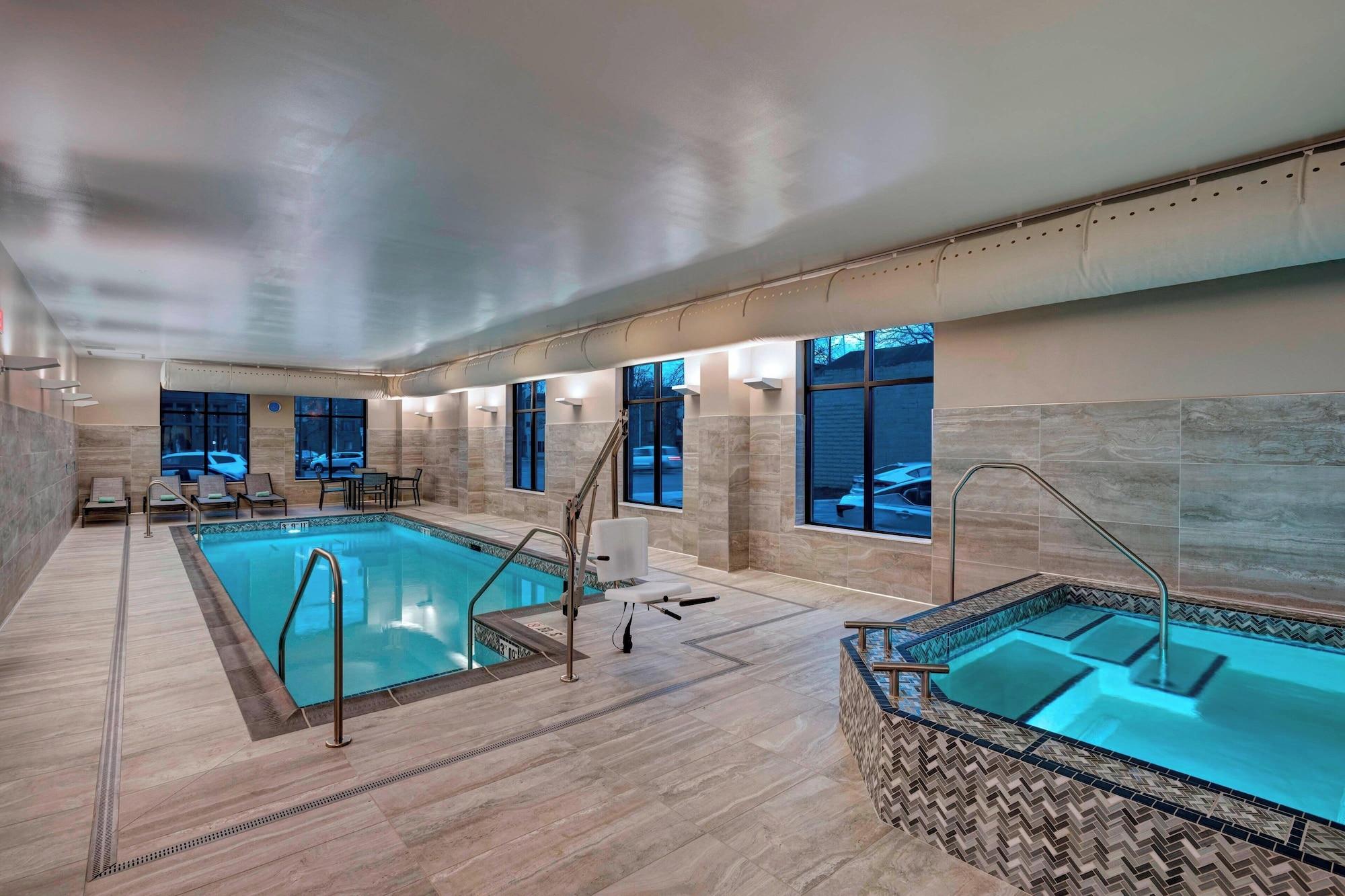 Vista Piscina Residence Inn by Marriott St. Paul Downtown