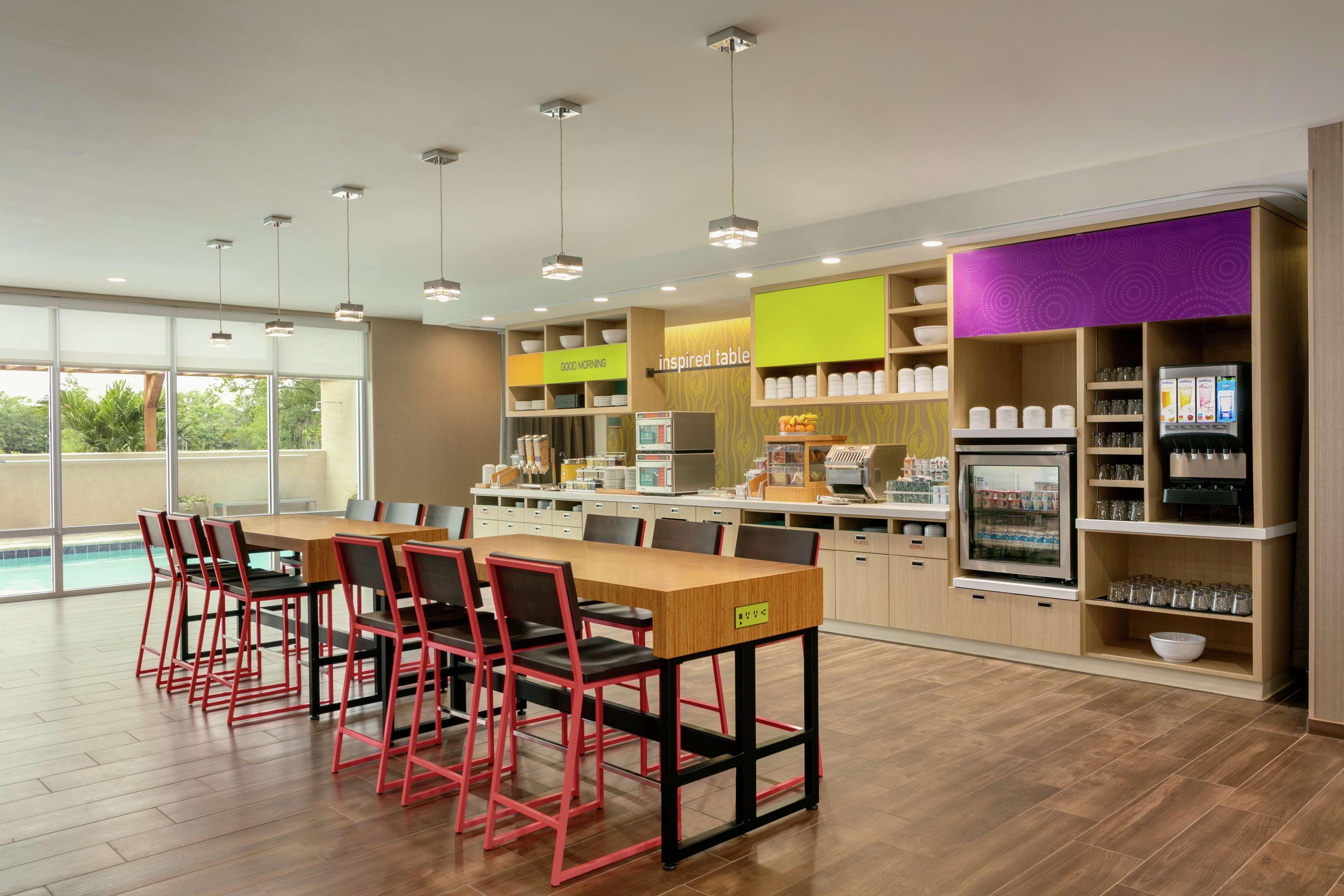 Restaurant Home2 Suites by Hilton Brandon Tampa, FL