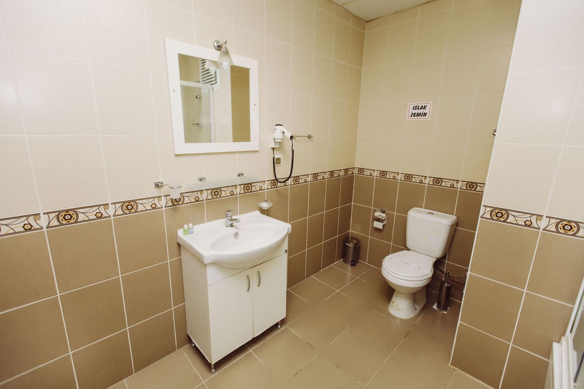 Equipamiento de Habitación Ozalp Han Hotel