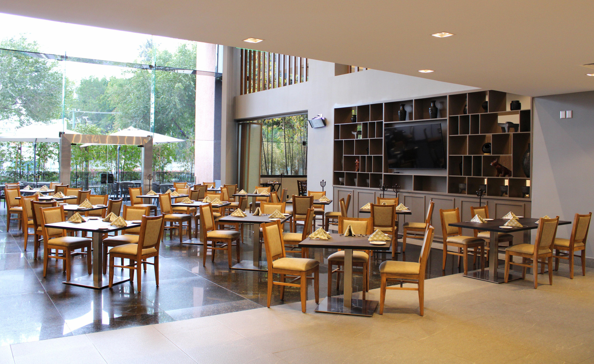 Restaurant Holiday Inn Mexico Dali Airport by IHG